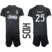 Fotballdrakt Barn Juventus Adrien Rabiot #25 Tredjedraktsett 2023-24 Kortermet (+ Korte bukser)